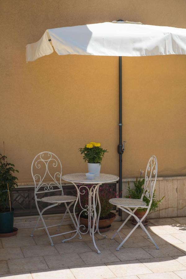 Di Fiore In Fiore Lt Free Private Parking コンヴェルサーノ エクステリア 写真